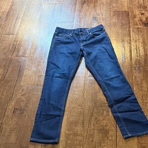 Gap Real Straight 1969 dark blue Jean.
Size 28 Regular.
